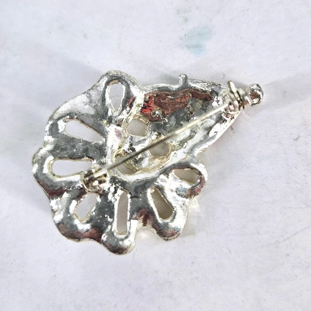 Vintage Silver Tone Clown Brooch Red Enamel Hat Pierrot Pin Novelty Jewelry 1.5
